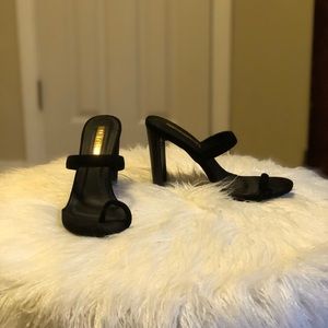 Sexy black one toe heels